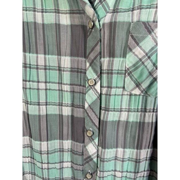 My Michelle Women's Button Up Multicolor Plaid Split Hem Shirt - Size M - Picture 3 of 7